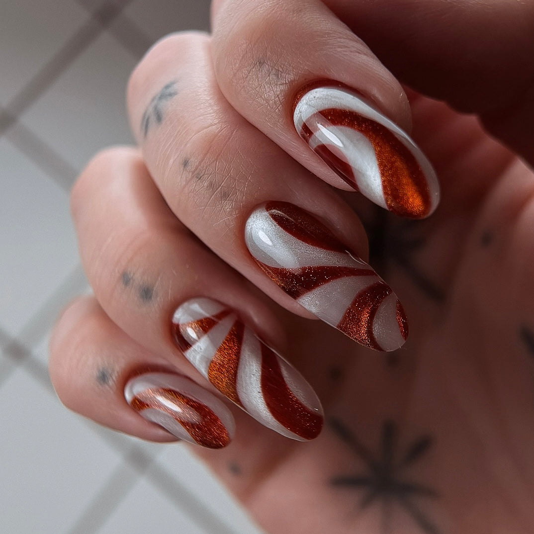 Scarlet Red - Gel Polish Cat Eye