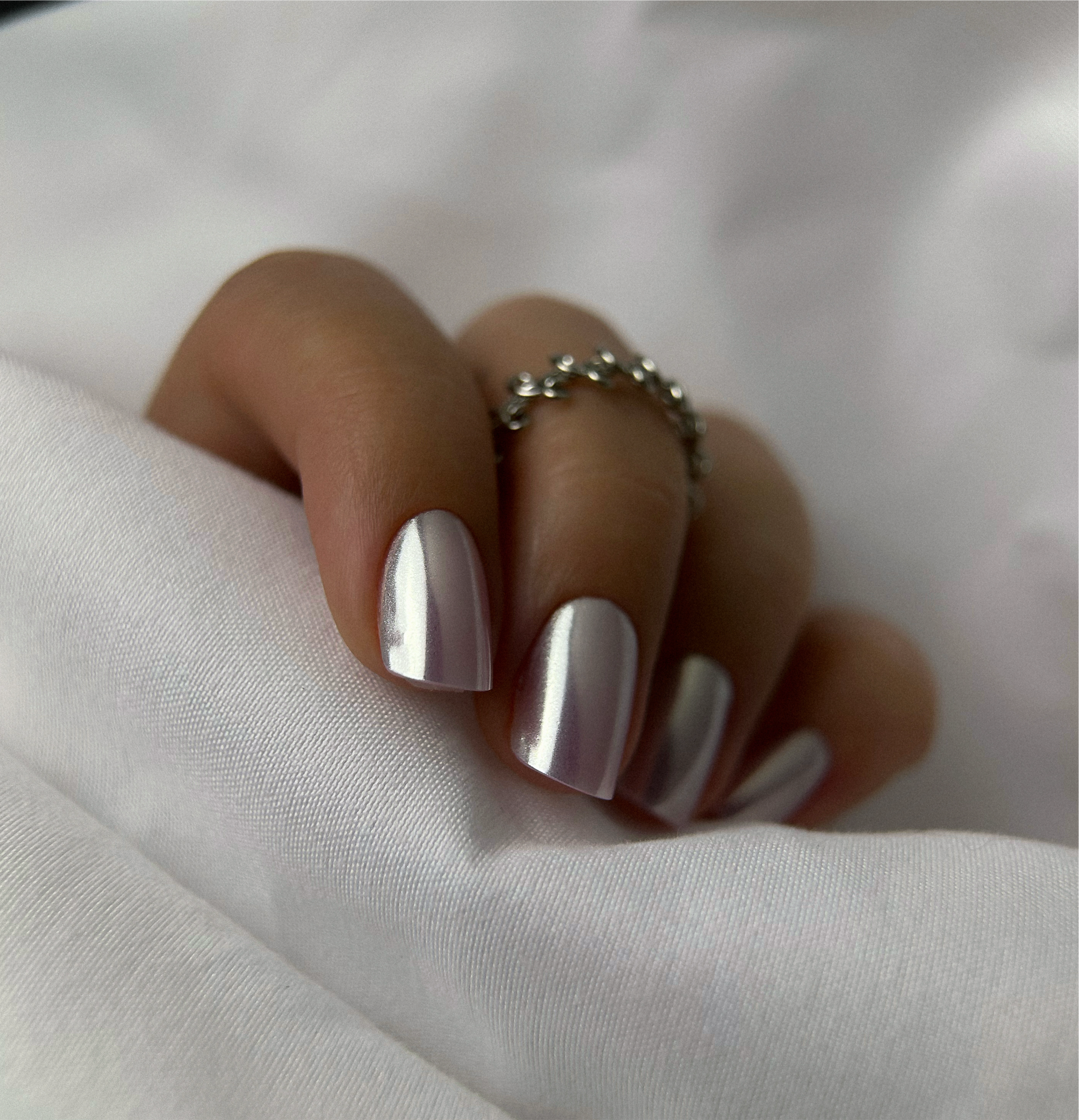 Shimmering 2025 Powdery Pearl Nail Trend