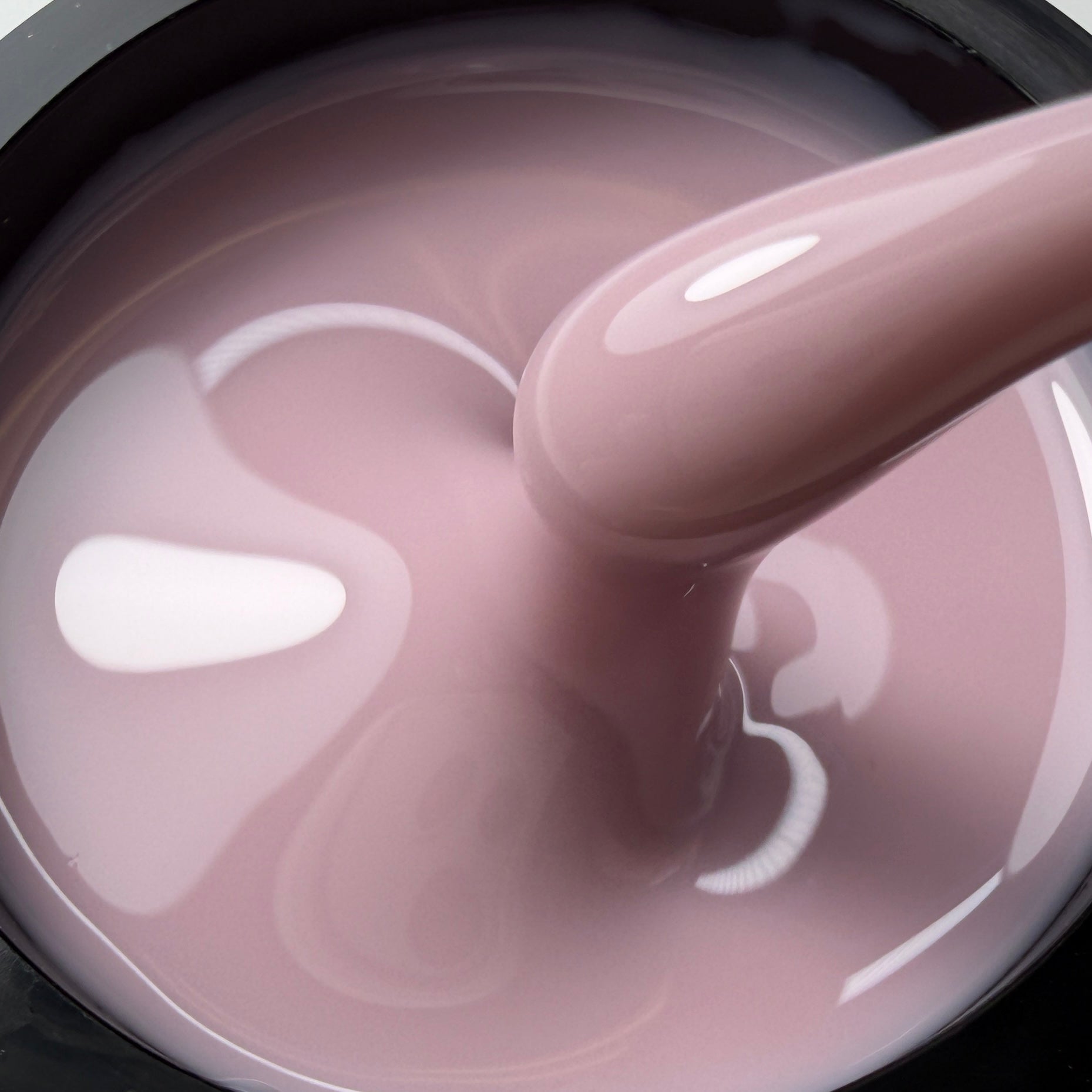 Self-leveling nude builder gel for salon nail services