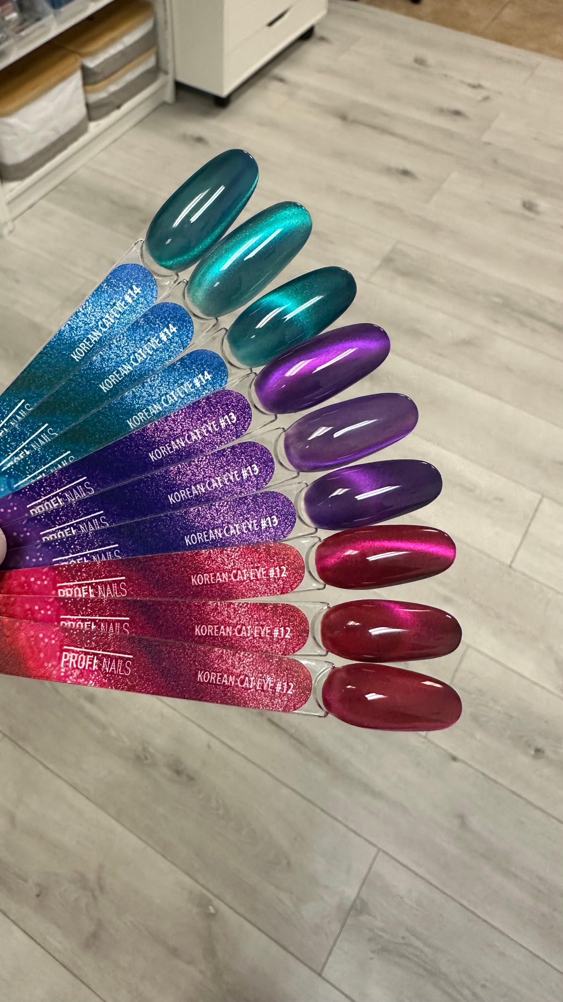 Gel Polish - Korean Cat Eye - Wild Berry