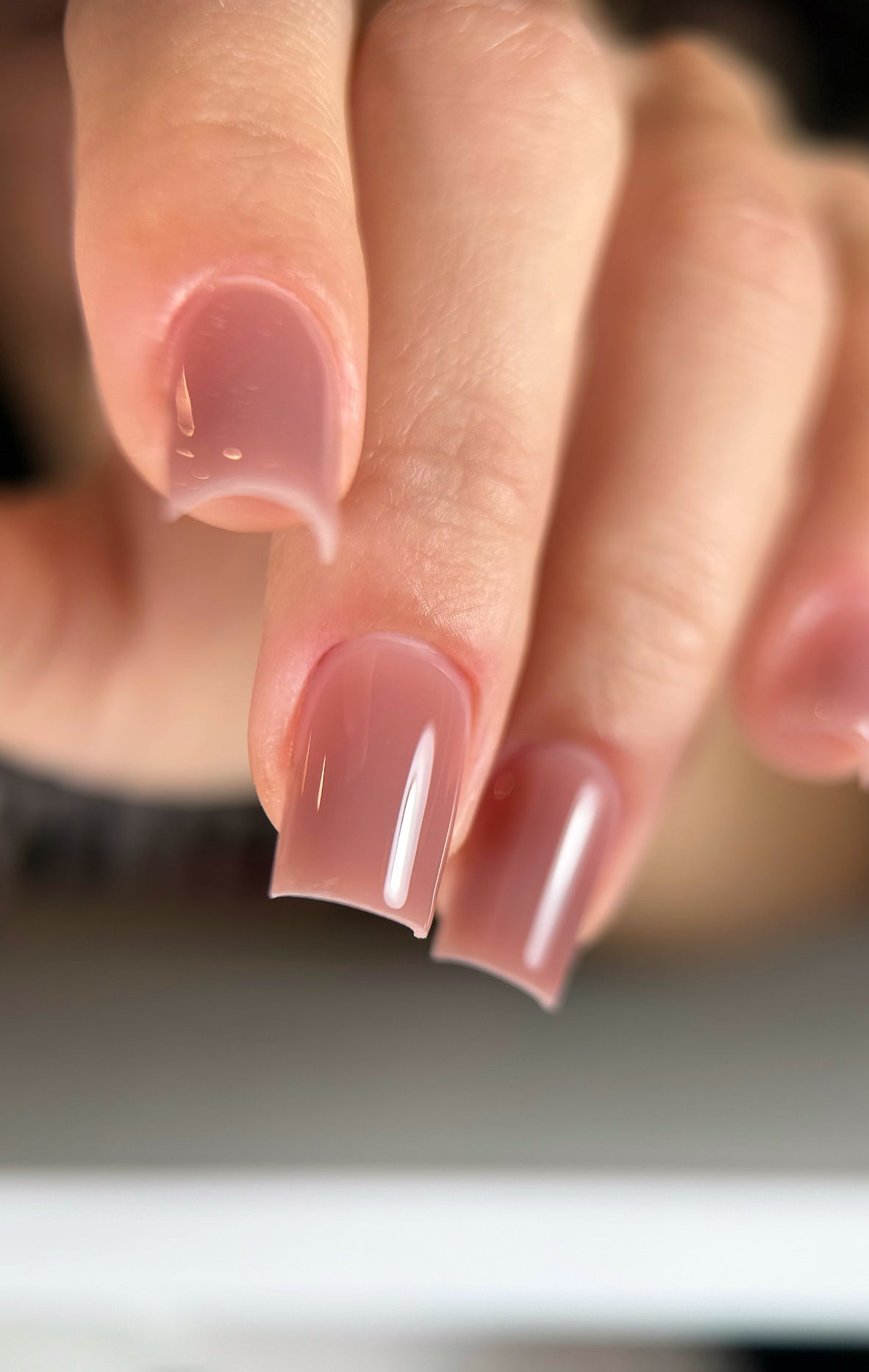Medium-viscosity Choco Cream hard gel for nail strengthening
