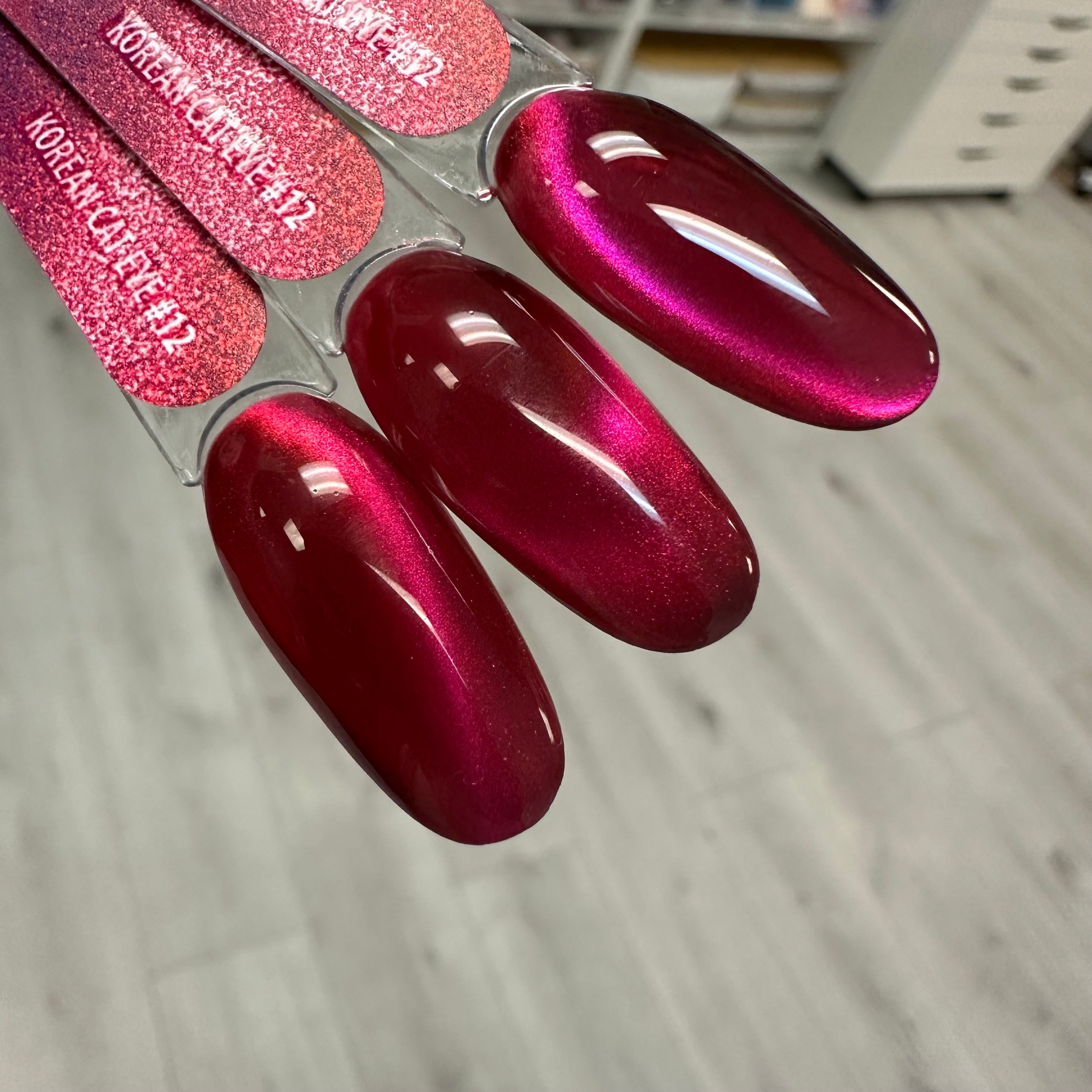 Gel Polish Korean Cat Eye - Wild Berry