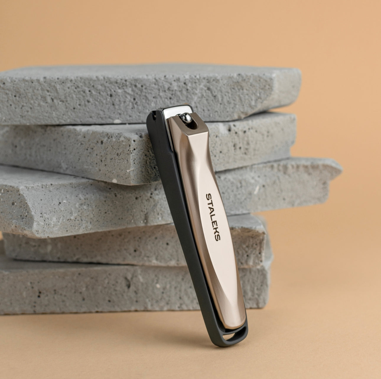 Clipper with a container for clipped nails Staleks Beauty & Care 20