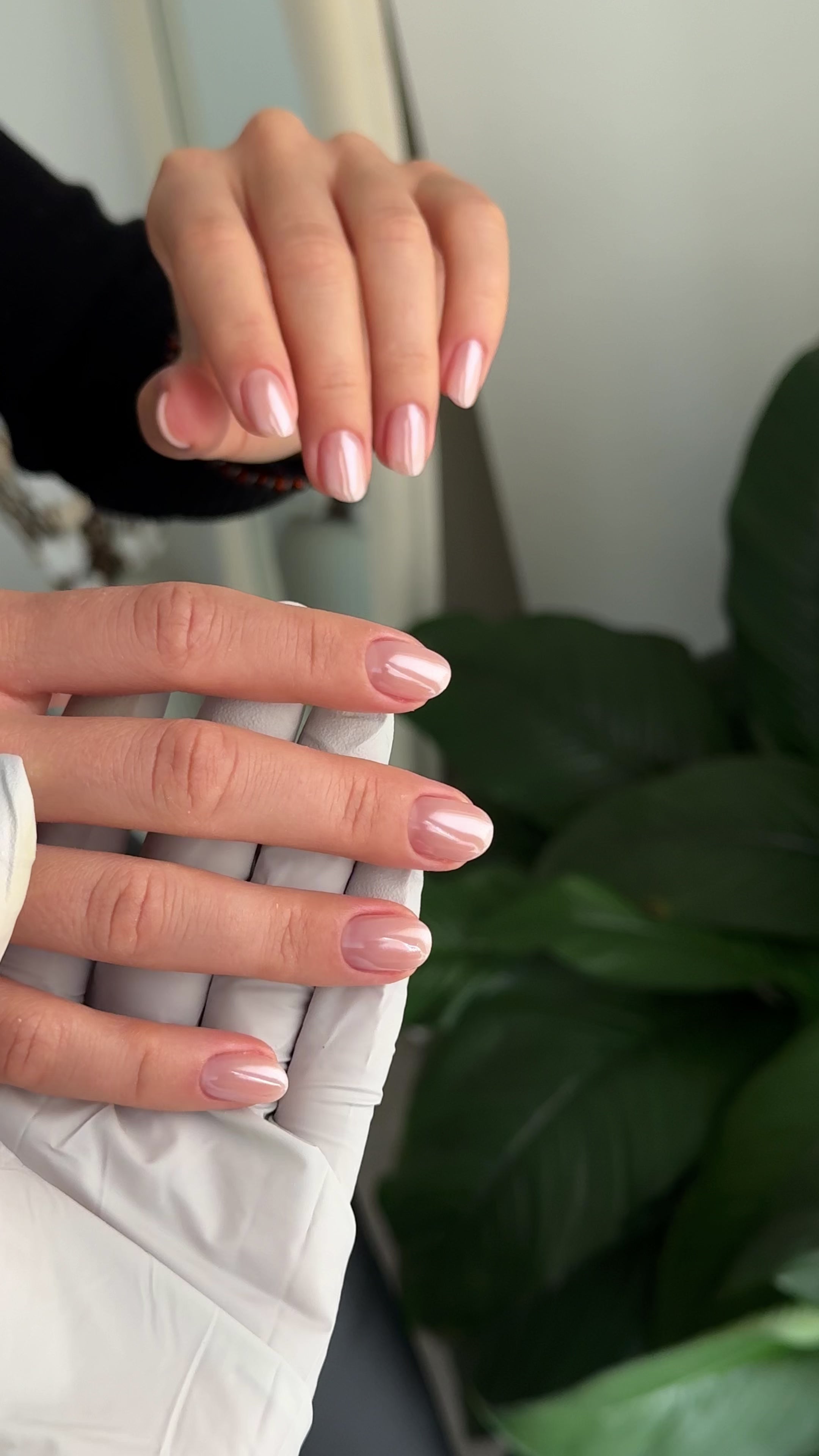 Shimmering 2025 Powdery Pearl Nails