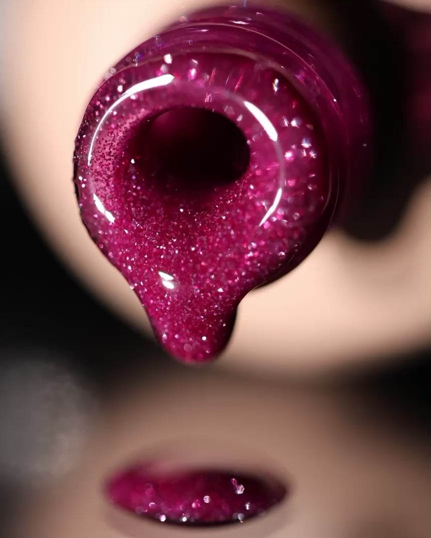 Load video: Reflective Gel Polish - American Beauty