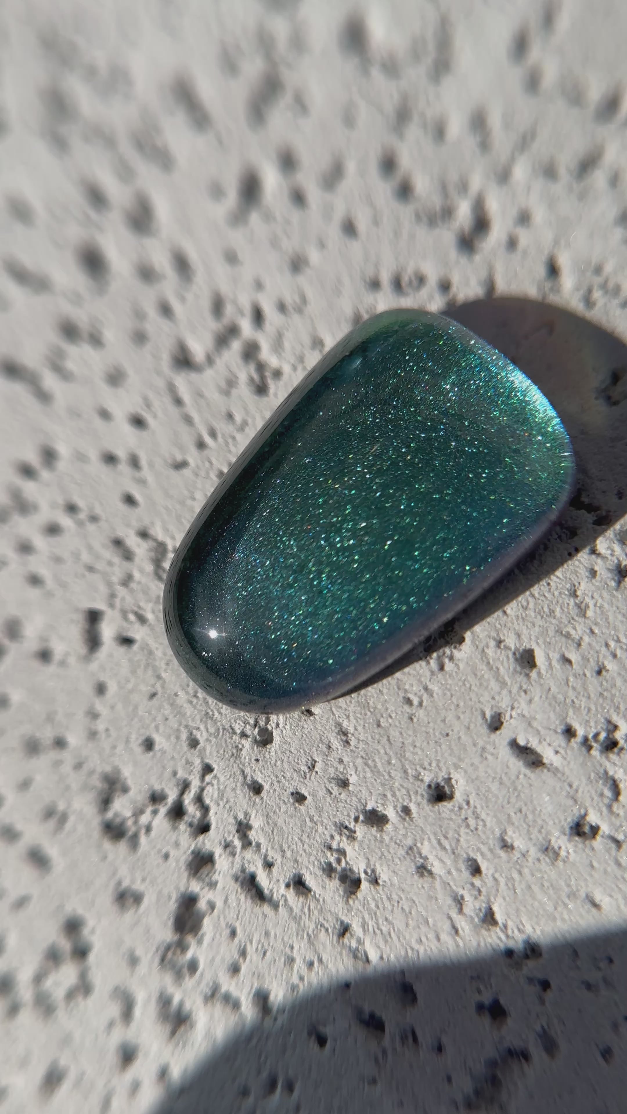 Load video: Gel Polish Cat Eye - Jaguar