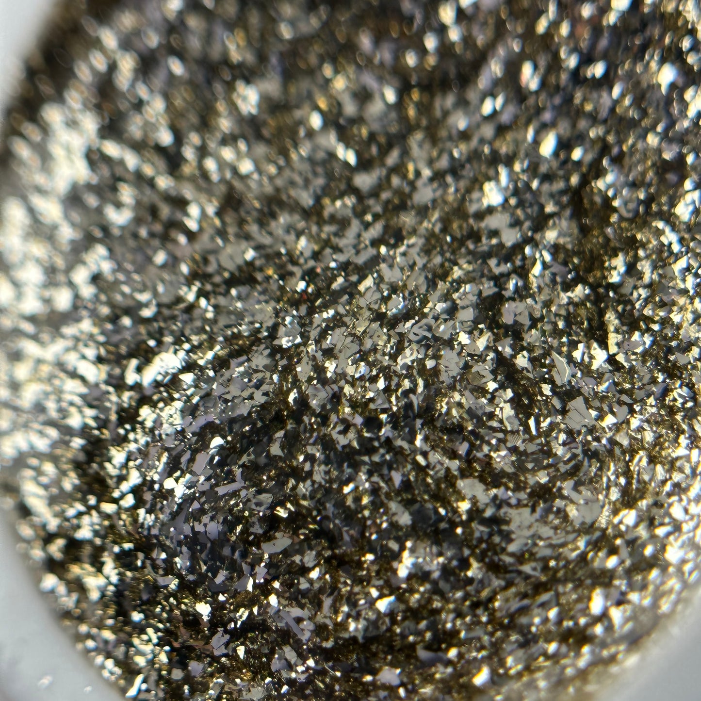 Liquid Foil Light Gold Shine