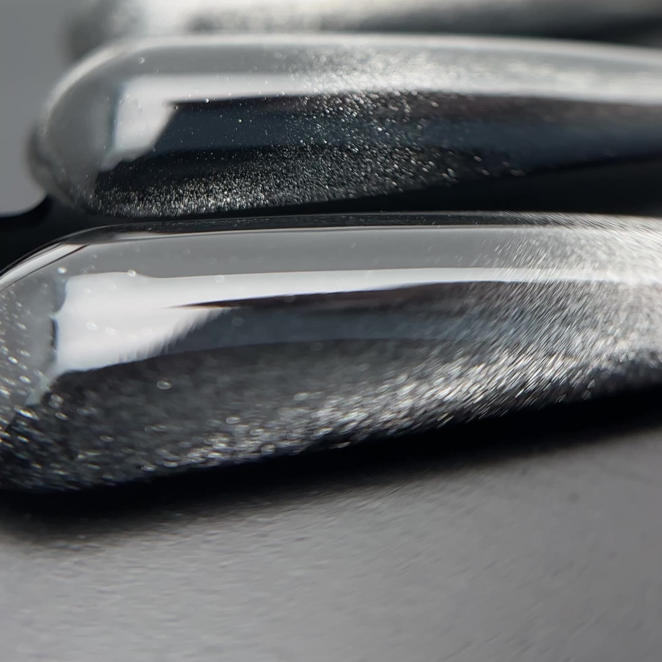 Load video: Gel Polish Cat Eye - Silver