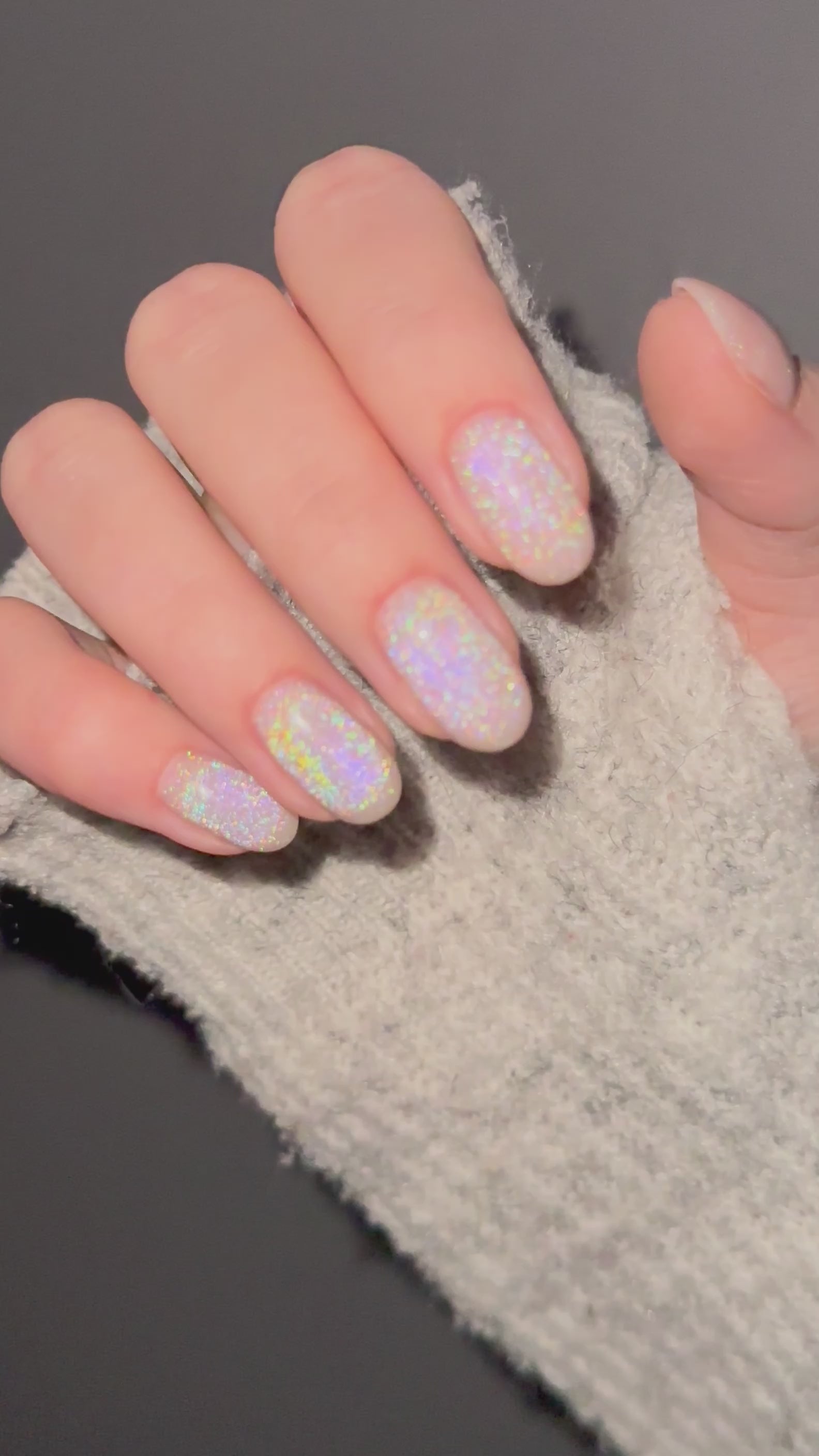Load video: Gel Polish Cat Eye - Laser