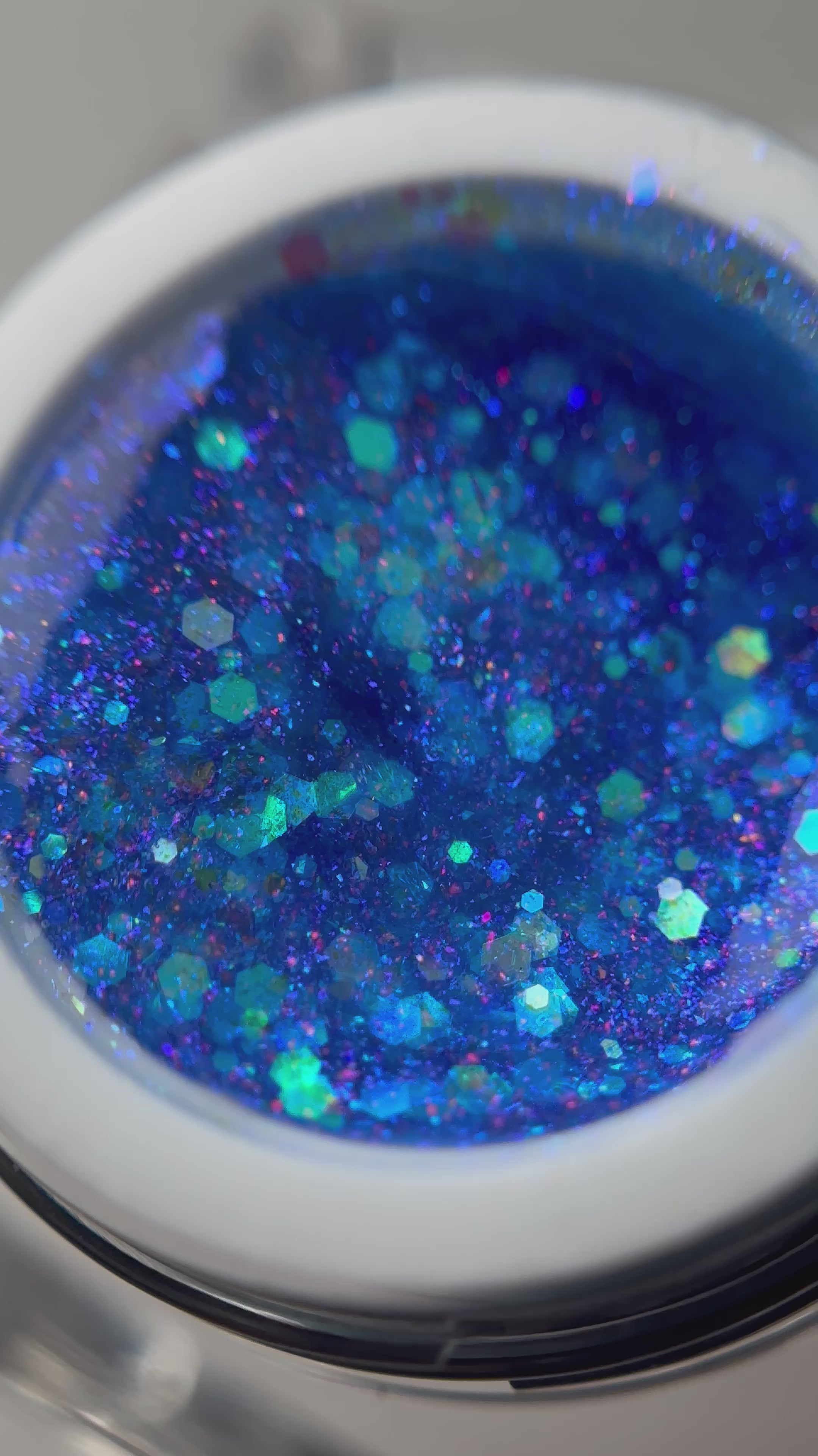 Load video: Super Shiny Glitter Blue